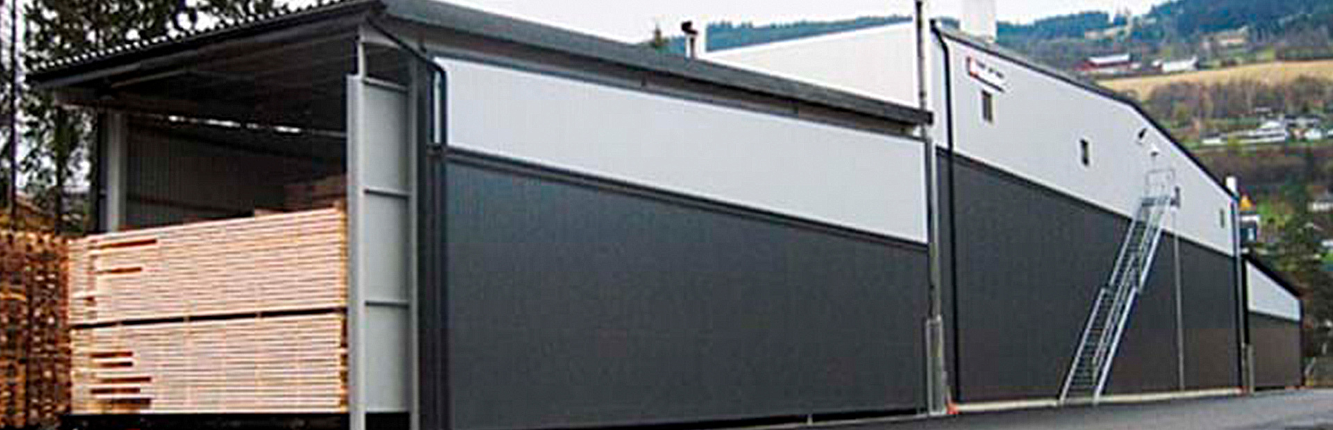 Kanaltork FB från Valutec, fylld med staplat virke