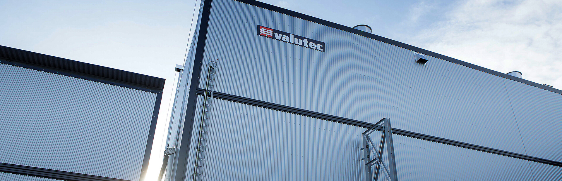 Valutecin TC-tyyppinen kanavakuivuri, julkisivussa Valutec-logo.